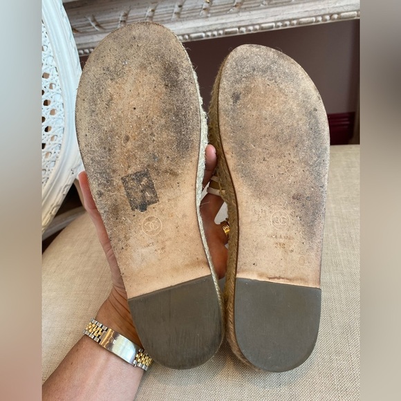 Chanel Sandal Espadrilles slide beige and white with chain detail size 38 - Picture 16 of 17